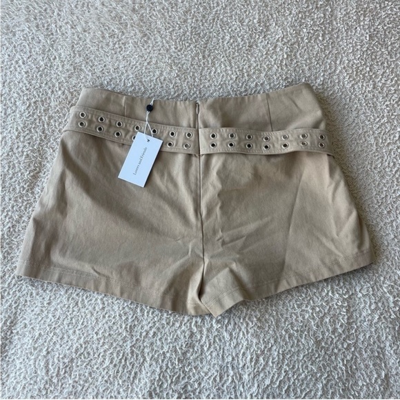 NEW! Lovers And Friends- Remy Skort Taupe Neutral With Chunky Belt NWT Size XL - Picture 4 of 6